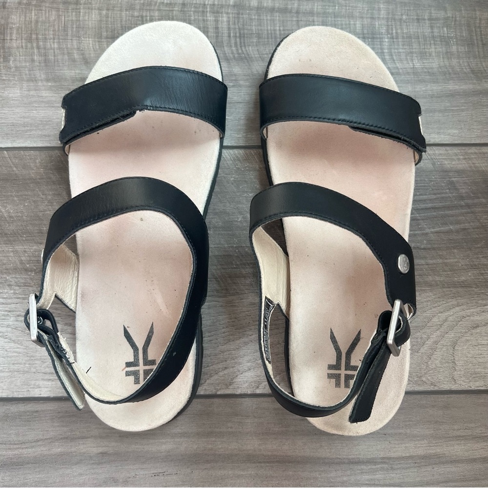 KURU Black and Cream Women's Sandal - 11